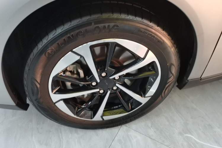 Used AION Y 2023 Younger Star Edition Left Front Wheel Hub