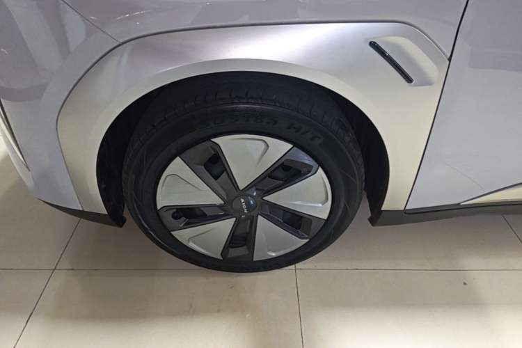 Used AION Y 2023 Plus 510 Enjoy Edition Left Front Wheel Hub