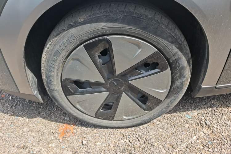 Used AION Y 2023 Plus 510 Enjoy Edition Left Front Wheel Hub