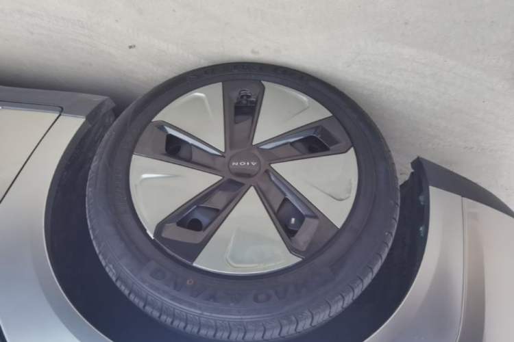 Used AION Y 2023 Plus 610 Enjoy Edition Left Front Wheel Hub
