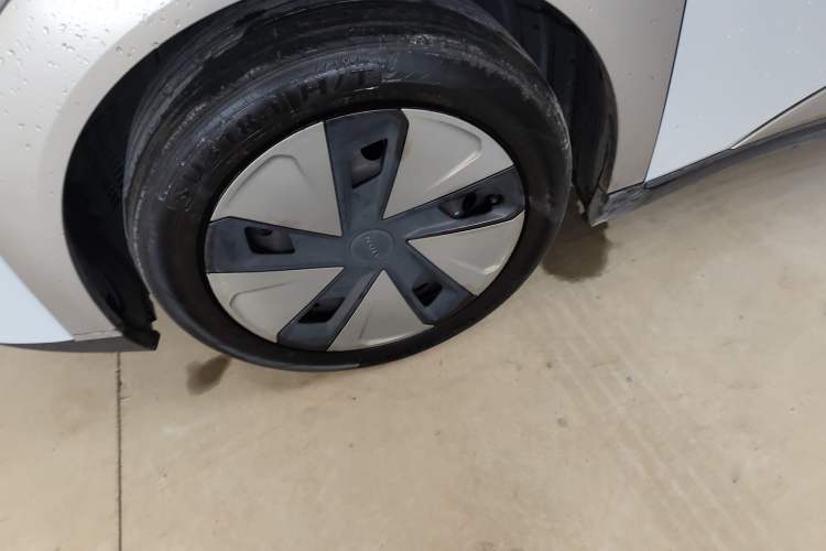 Used AION Y 2023 Plus 510 Enjoy Edition Left Front Wheel Hub