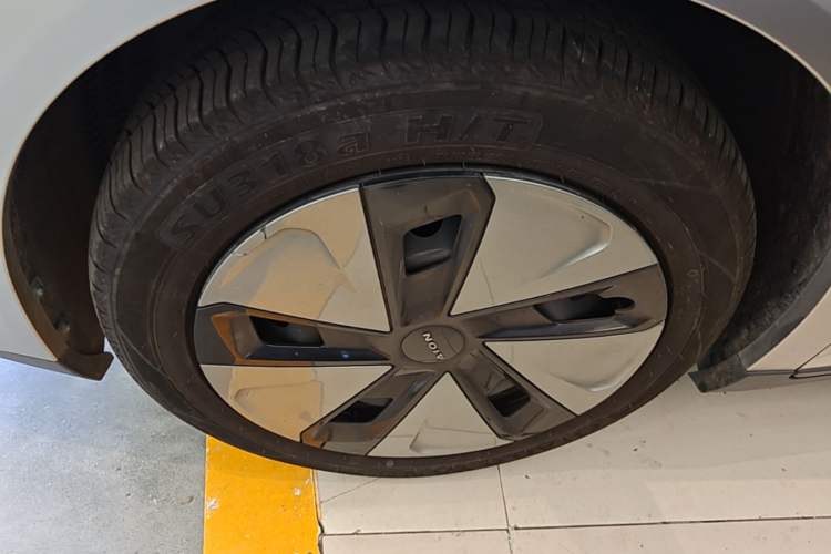 Used AION Y 2023 Plus 610 Enjoy Edition Left Front Wheel Hub