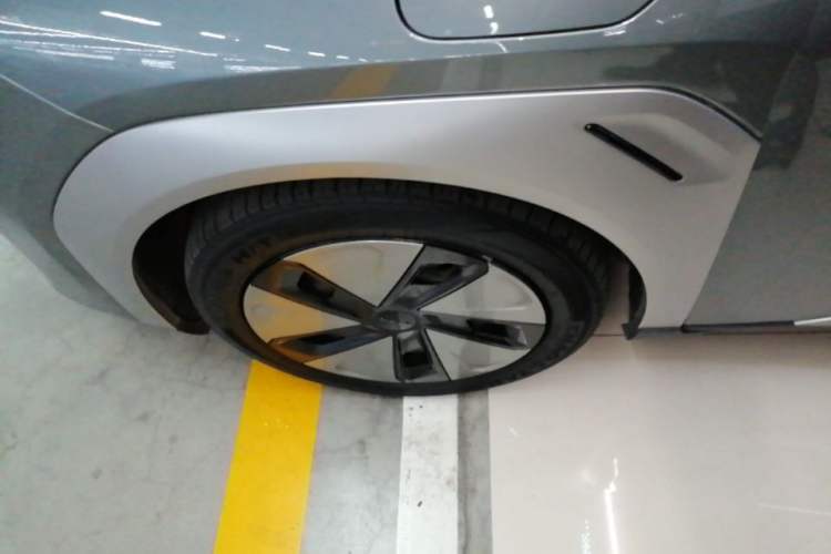 Used AION Y 2023 Plus 510 Enjoy Edition Left Front Wheel Hub