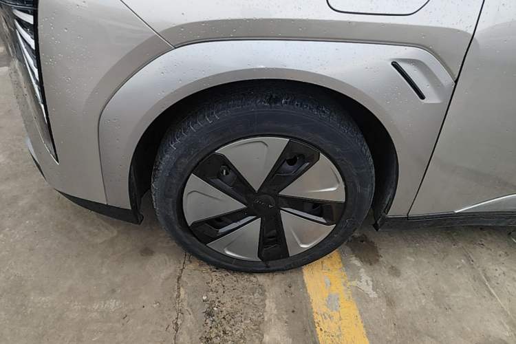 Used AION Y 2023 Plus 610 Enjoy Edition Left Front Wheel Hub