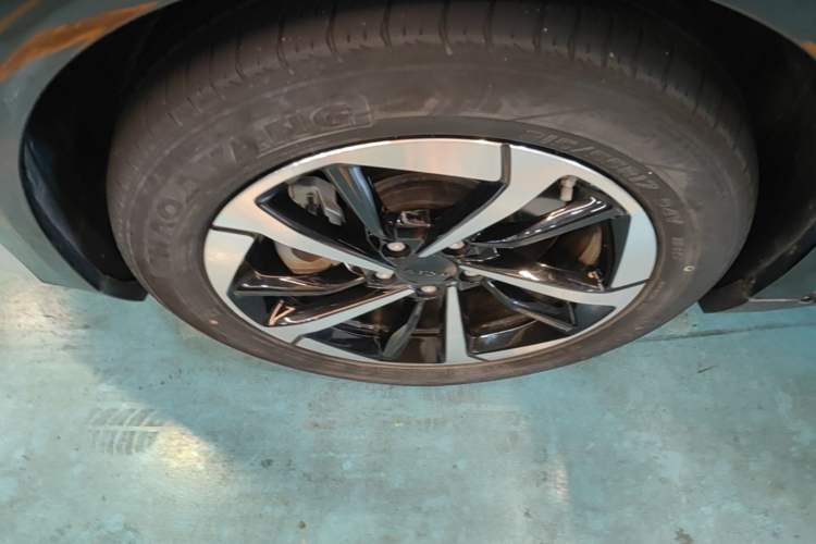 Used AION Y 2023 Plus 510 Smart Edition Left Front Wheel Hub