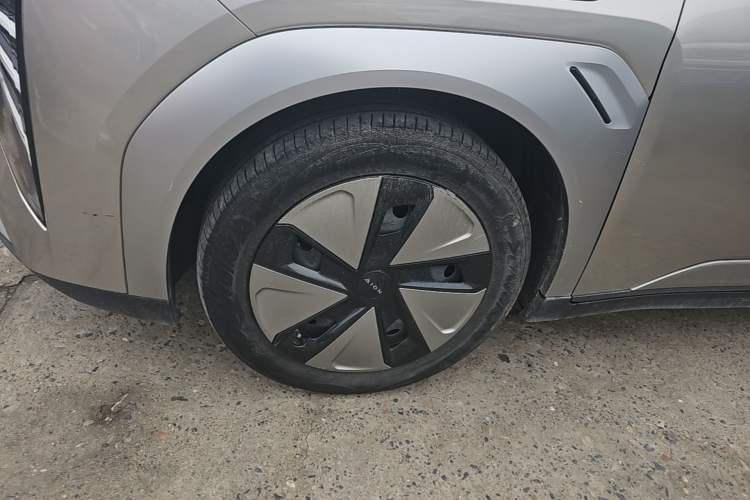 Used AION Y 2023 Plus 510 Enjoy Edition Left Front Wheel Hub