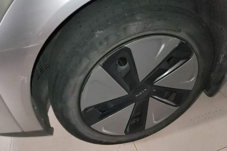 Used AION Y 2023 Plus 510 Enjoy Edition Left Front Wheel Hub