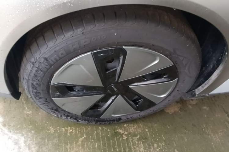 Used AION Y 2023 Plus 510 Enjoy Edition Left Front Wheel Hub