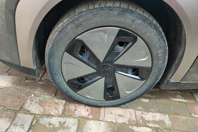 Used AION Y 2023 Plus 510 Enjoy Edition Left Front Wheel Hub