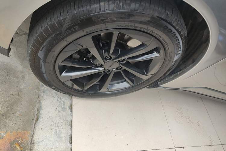 Used AION Y 2023 Plus 510 Smart Edition Left Front Wheel Hub