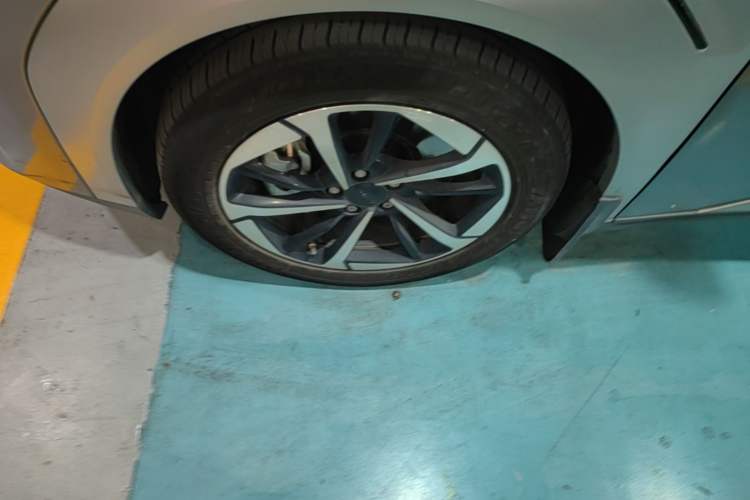 Used AION Y 2023 Plus 510 Smart Edition Left Front Wheel Hub