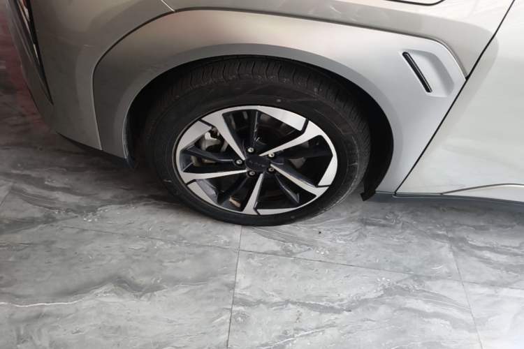 Used AION Y 2023 Younger Star Edition Left Front Wheel Hub