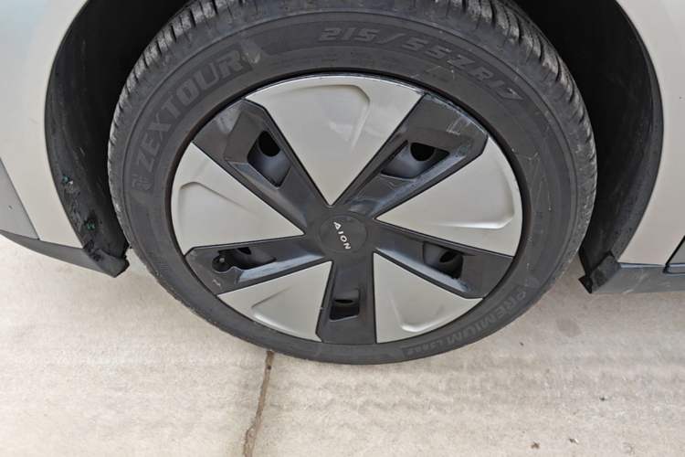 Used AION Y 2023 Plus 510 Enjoy Edition Left Front Wheel Hub