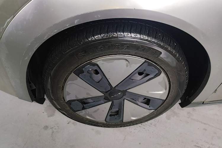 Used AION Y 2023 Plus 510 Enjoy Edition Left Front Wheel Hub
