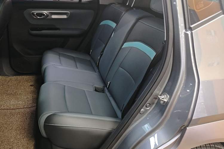 Used AION Y 2023 Younger Star Edition Left Rear Seat