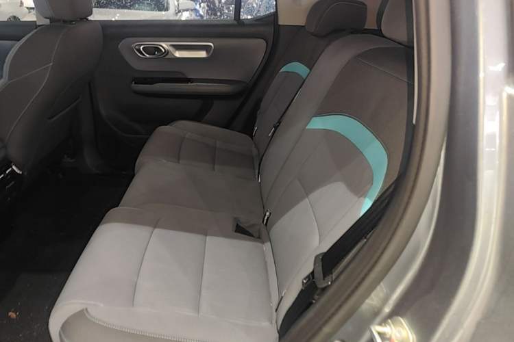 Used AION Y 2023 Younger Left Rear Seat