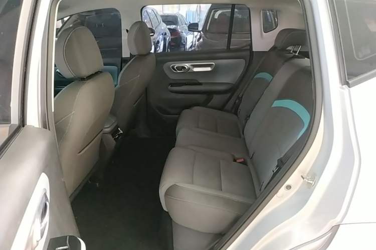 Used AION Y 2023 Younger Left Rear Seat