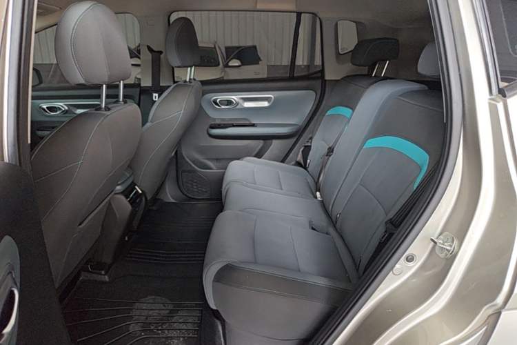 Used AION Y 2023 Younger Left Rear Seat