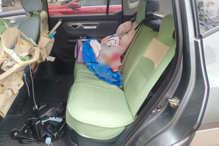 Used AION Y 2023 Younger Left Rear Seat