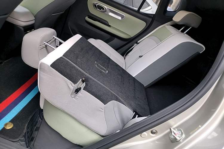 Used AION Y 2023 Younger Left Rear Seat