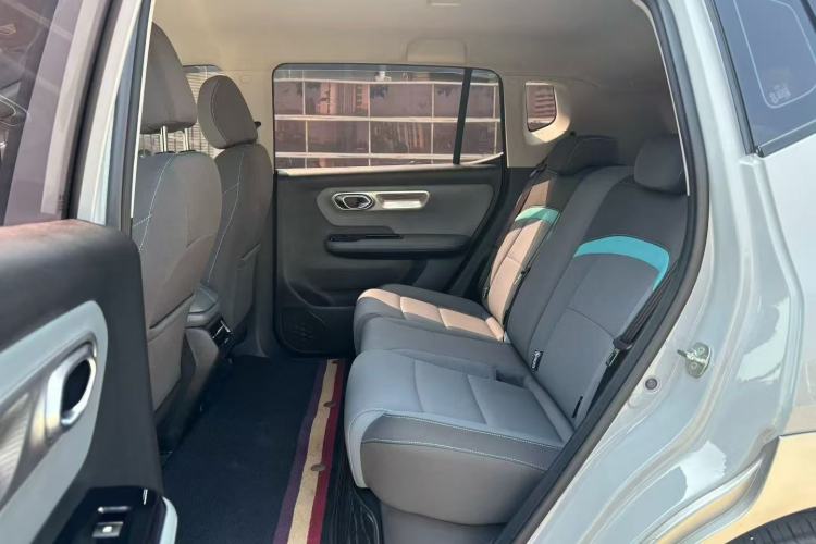 Used AION Y 2023 Plus 510 Enjoy Edition Left Rear Seat