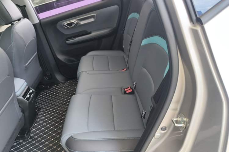 Used AION Y 2023 Younger Star Edition Left Rear Seat