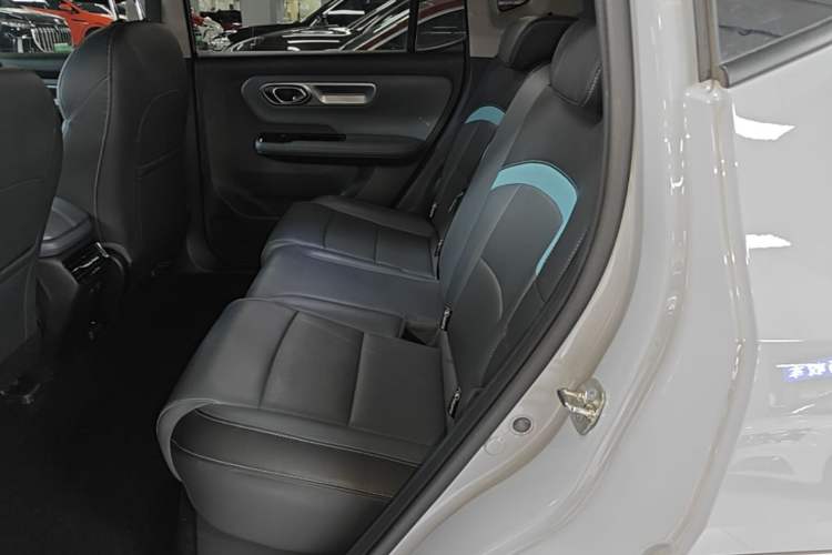Used AION Y 2023 Plus 510 Smart Edition Left Rear Seat