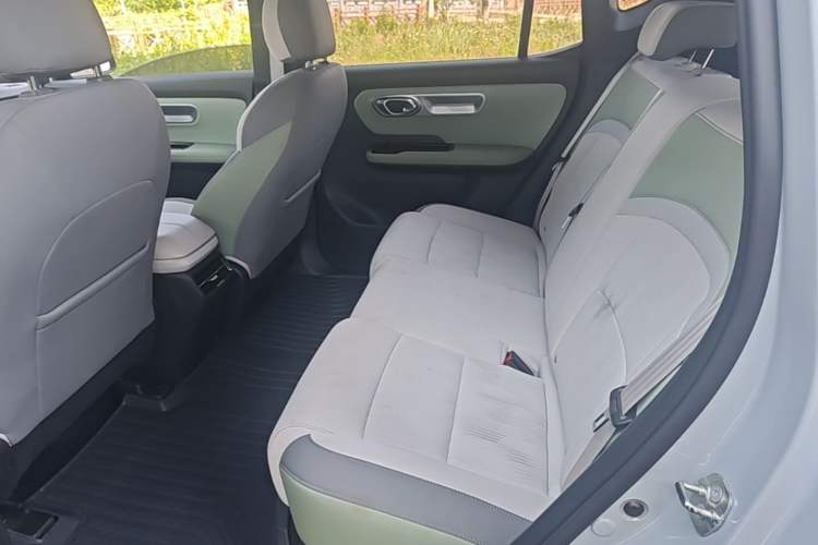 Used AION Y 2023 Plus 610 Enjoyment Edition Ternary Lithium Left Rear Seat