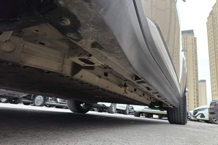 Used AION Y 2023 Plus 510 Smart Edition Left Side Sill