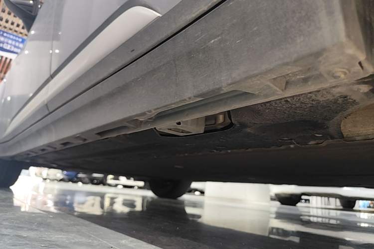 Used AION Y 2023 Younger Left Side Sill