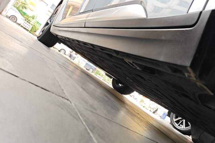 Used AION Y 2023 Plus 510 Smart Edition Left Side Sill
