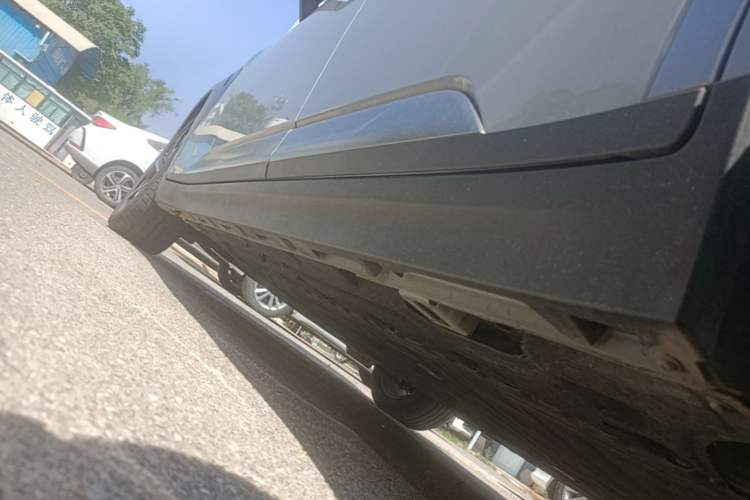 Used AION Y 2023 Plus 510 Smart Edition Left Side Sill