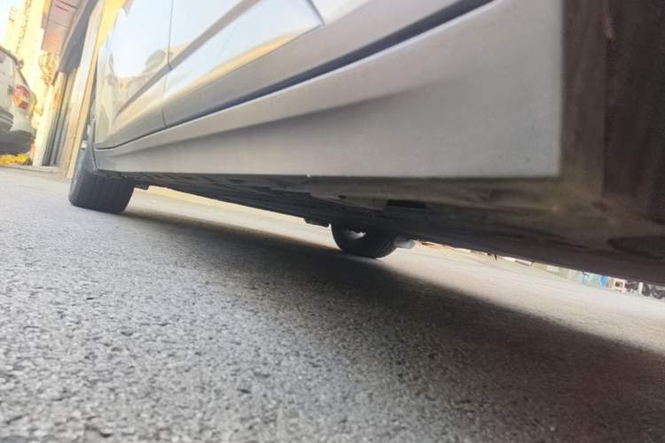 Used AION Y 2023 Younger Star Edition Left Side Sill