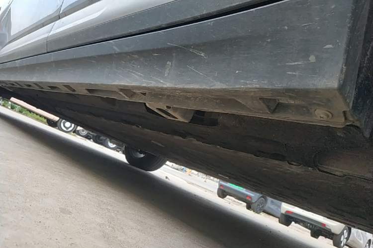Used AION Y 2023 Plus 510 Smart Edition Left Side Sill