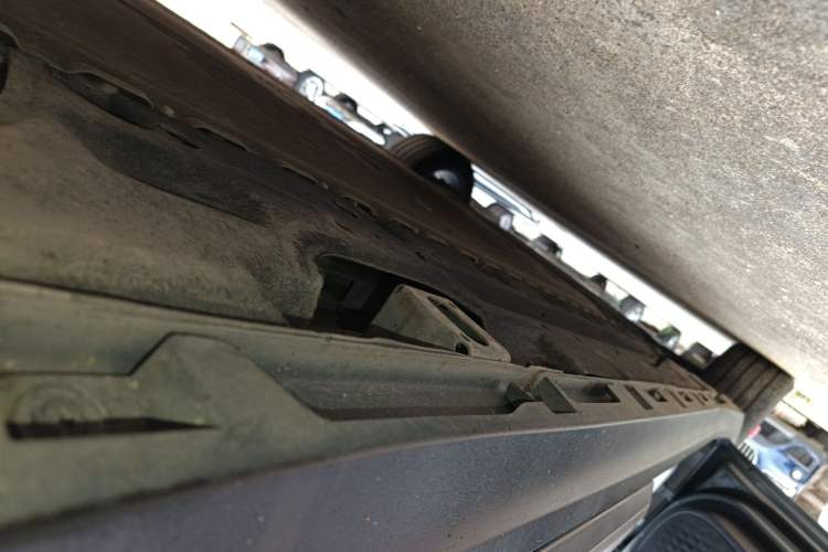 Used AION Y 2023 Younger Star Edition Left Side Sill