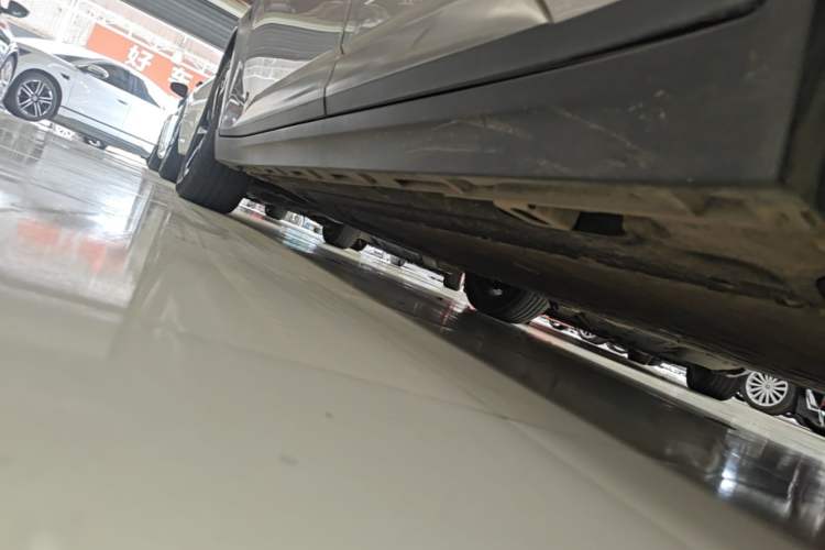 Used AION Y 2023 Plus 510 Smart Edition Left Side Sill