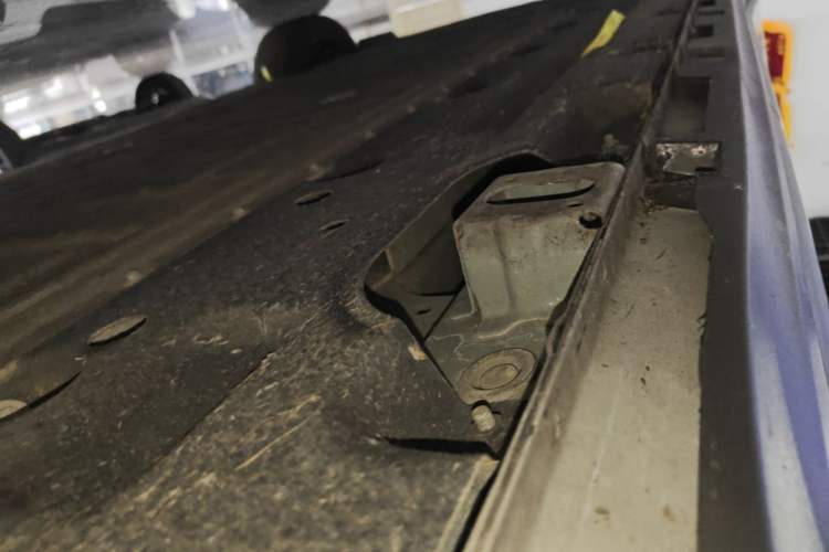 Used AION Y 2023 Plus 510 Enjoy Edition Left Side Sill