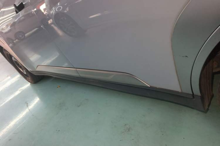 Used AION Y 2023 Younger Left Side Sill