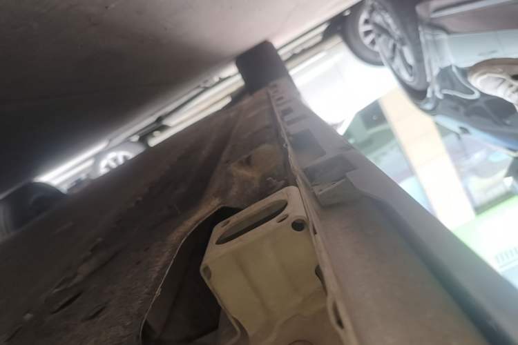 Used AION Y 2023 Younger Left Side Sill