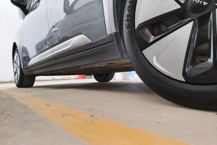 Used AION Y 2023 Plus 510 Enjoy Edition Left Side Sill