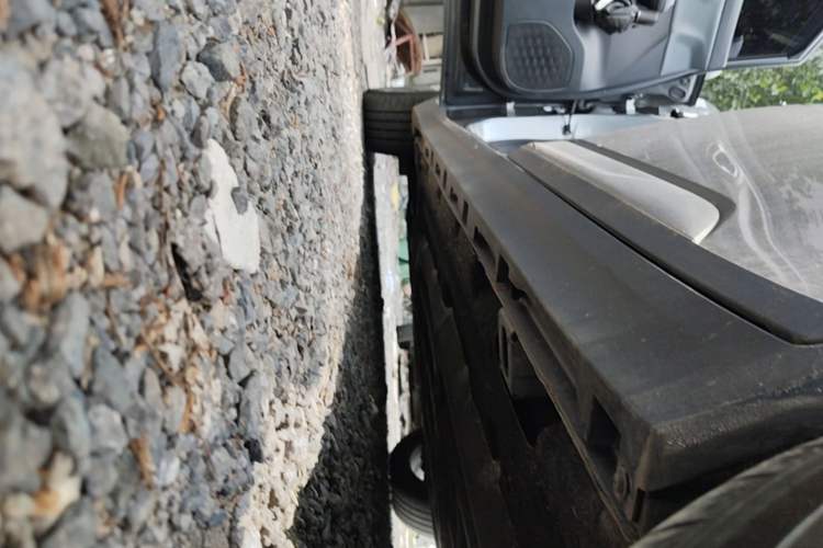 Used AION Y 2023 Plus 510 Enjoy Edition Left Side Sill