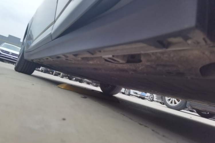 Used AION Y 2023 Plus 610 Enjoy Edition Left Side Sill