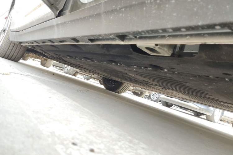 Used AION Y 2023 Younger Left Side Sill