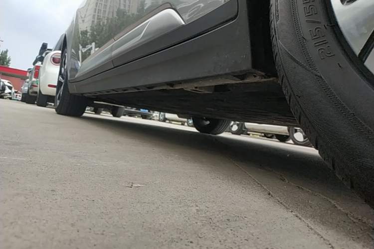 Used AION Y 2023 Plus 510 Smart Edition Left Side Sill