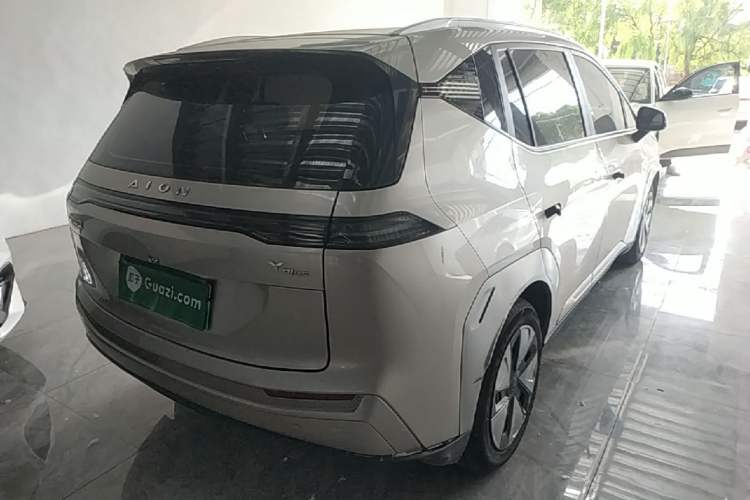 Used AION Y 2023 Younger Rear Right 45 Deg