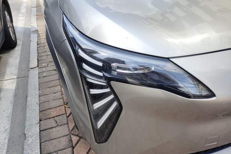 Used AION Y 2023 Plus 510 Enjoy Edition Right Front Headlight