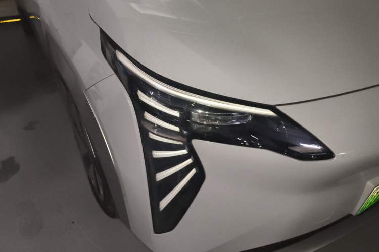 Used AION Y 2023 Plus 510 Enjoy Edition Right Front Headlight