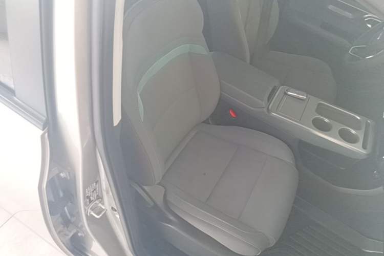Used AION Y 2023 Plus 510 Enjoy Edition Right Front Seat