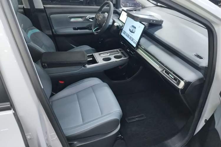 Used AION Y 2023 Plus 610 Smart Edition Ternary Lithium Right Front Seat