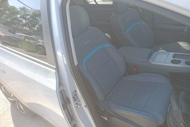 Used AION Y 2023 Plus 510 Smart Edition Right Front Seat